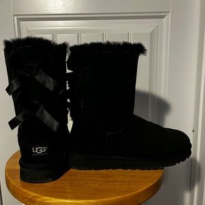 UGG AUSTRALIA WOMEN’S BAILEY BOW, GUC, WOMENS SIZE 7, BLACK